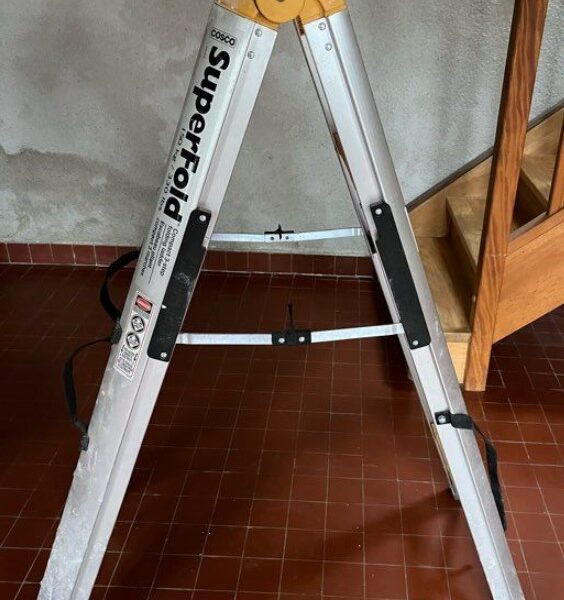 Escabeau pliant SuperFo