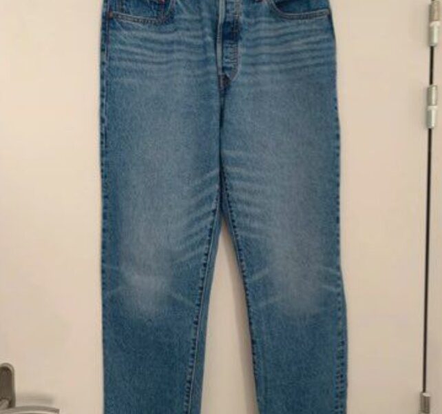 Jean Levi’s 501 crop