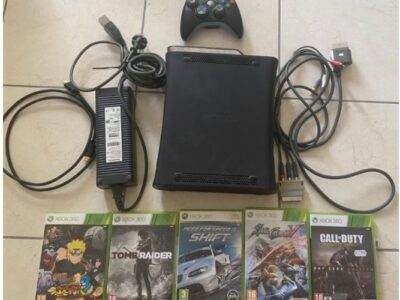 Console Xbox 360 avec une manette + câbles + 5 jeux