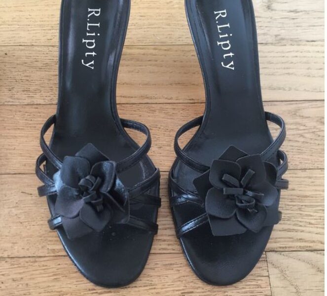 PAIRE d' ESCARPINS en CUIR Pointure 36 Quasi neuves