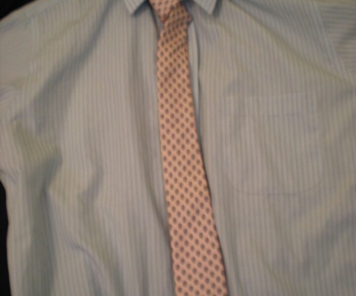 chemise avec cravate