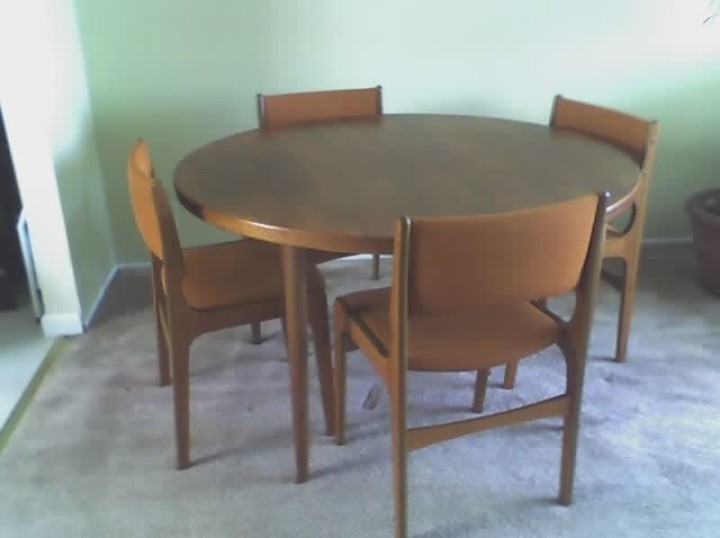 table avec chaises