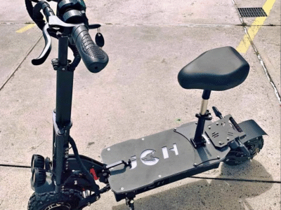 Trottinette électrique avec selle