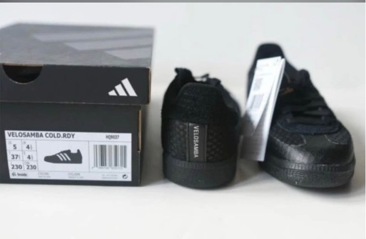 baskets Adidas neuve