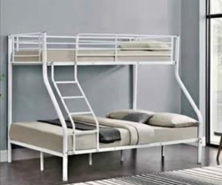 lit siperposé avec matelas