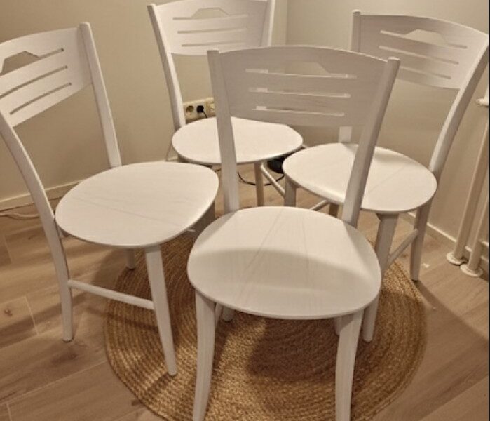4 chaises