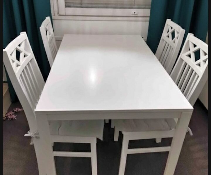 table salon