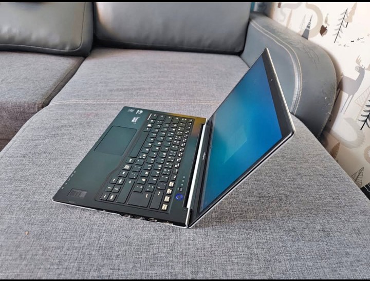 fujitsu i7