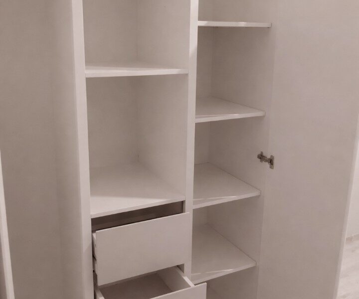 armoire trois porte
