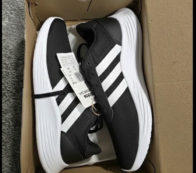 basket adidas neuve