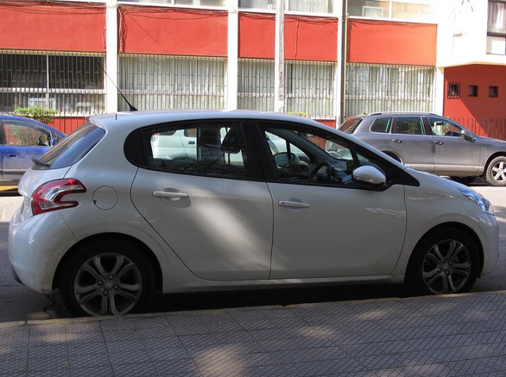 Peugeot 208 hdi 2013