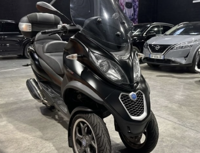 Piaggio MP3 350 – Un scooter 3 roues