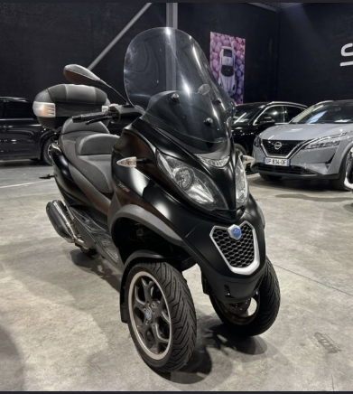 Piaggio MP3 350 – Un scooter 3 roues
